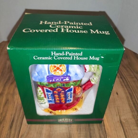 Holiday Seasons Christmas Hand Painted Ceramic Covered House Mug Brand New - Picture 1 of 5
